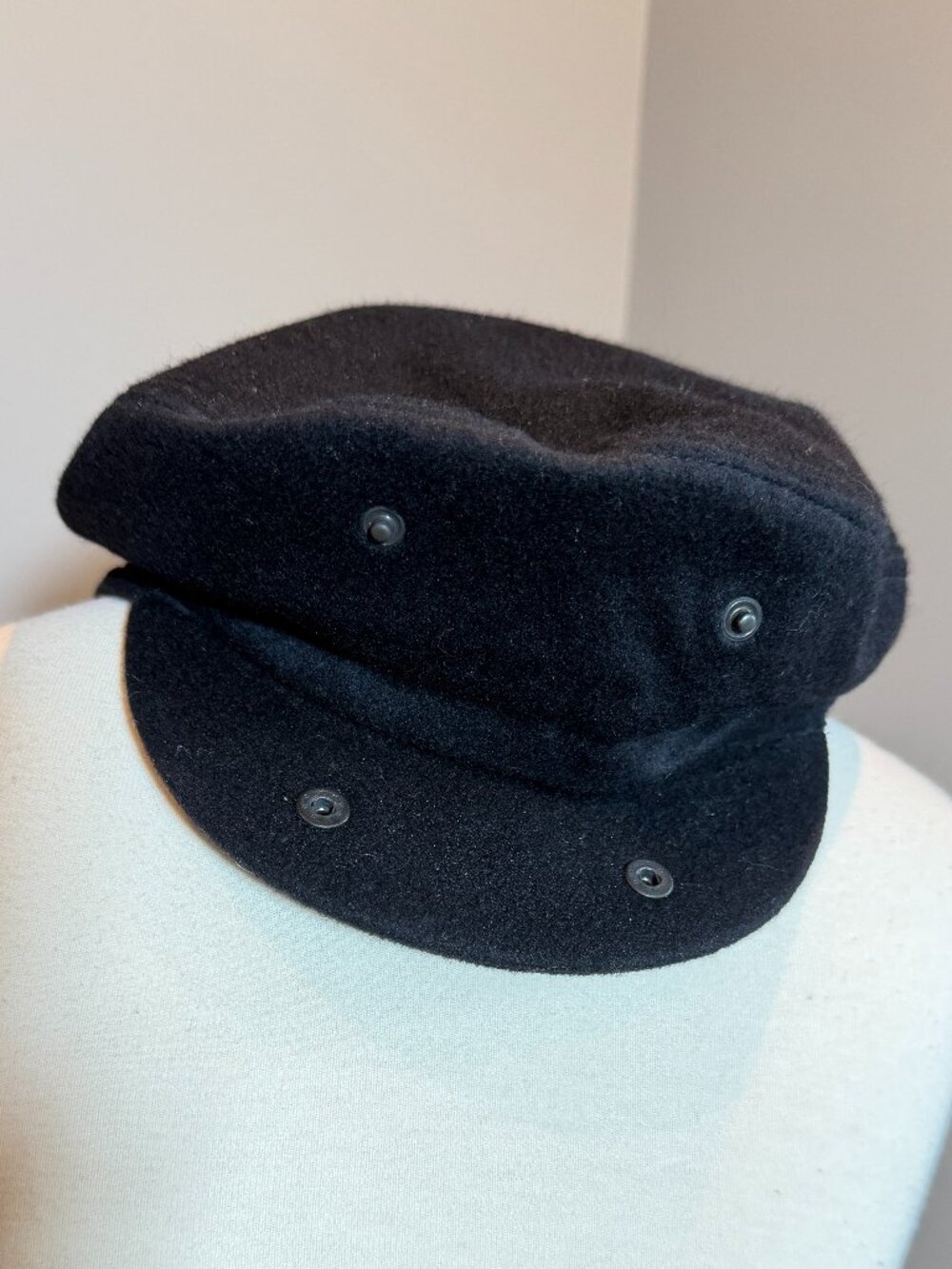 Luigi Baroni Cashmere Wool Blend Black Kangol Hat